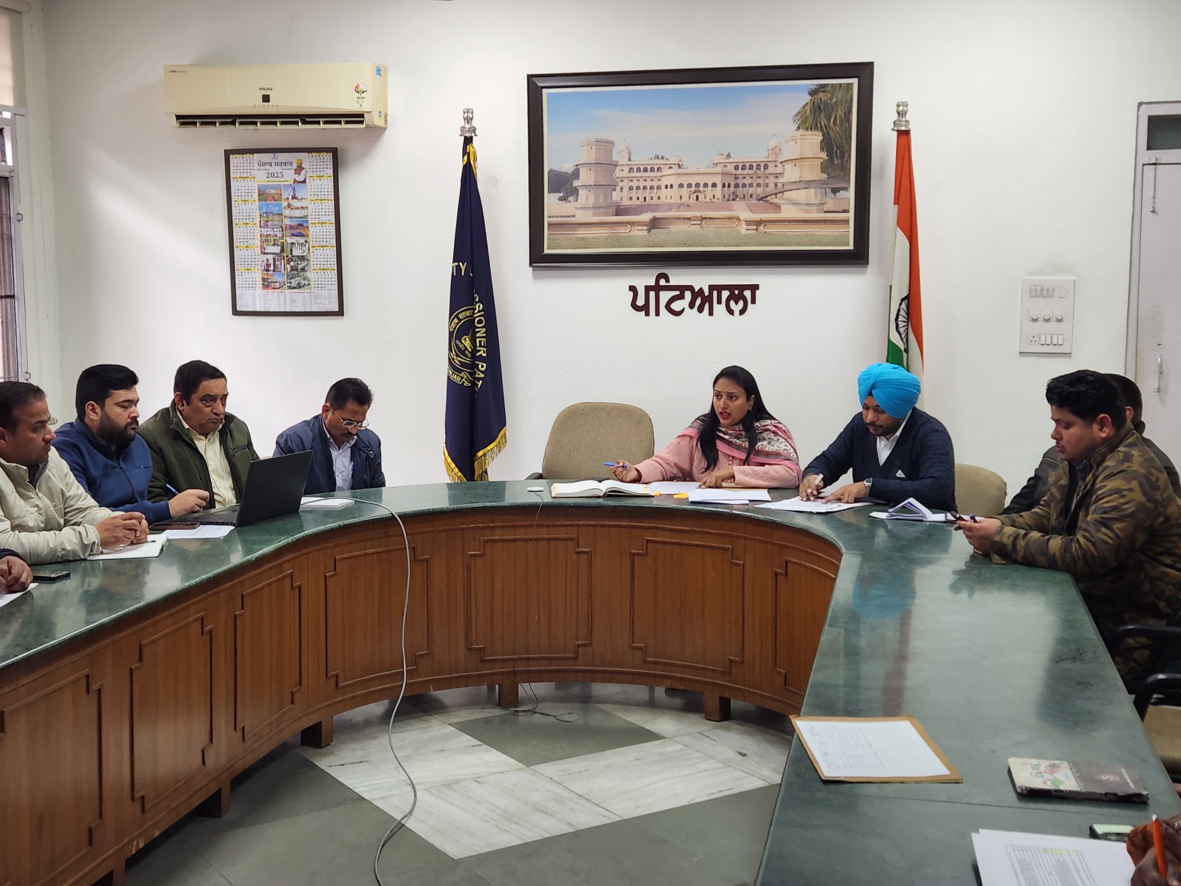 ਸੇਵਾ ਕੇਂਦਰਾਂ ਰਾਹੀਂ ਆਉਣ ਵਾਲੀਆਂ ਅਰਜ਼ੀਆਂ ਦਾ ਪਹਿਲ ਦੇ ਆਧਾਰ 'ਤੇ ਨਿਪਟਾਰਾ ਕਰਨ ਦੇ ਨਿਰਦੇਸ਼